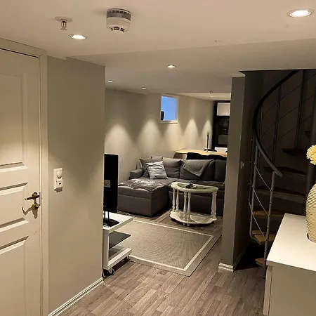 Modern Big 2 Bedroom Near Solsiden