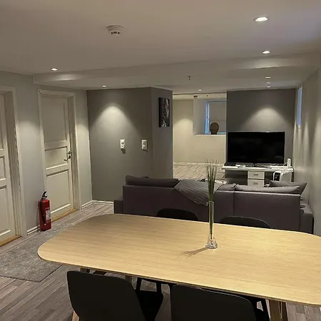 Modern Big 2 Bedroom Near Solsiden