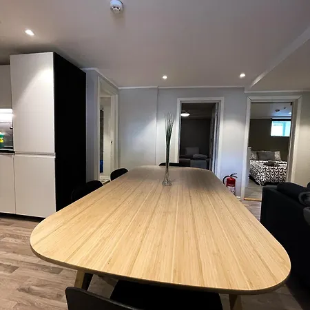Apartment Modern Big 2 Bedroom Near Solsiden